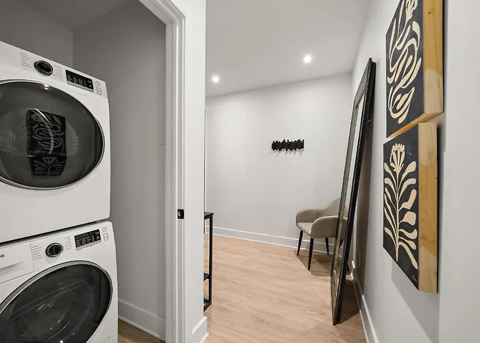 Deluxe Two-Bedroom Apartment