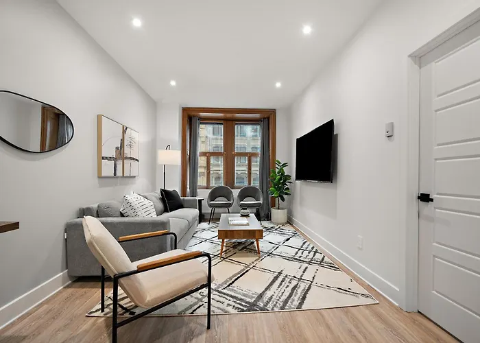 Deluxe Two-Bedroom Apartment